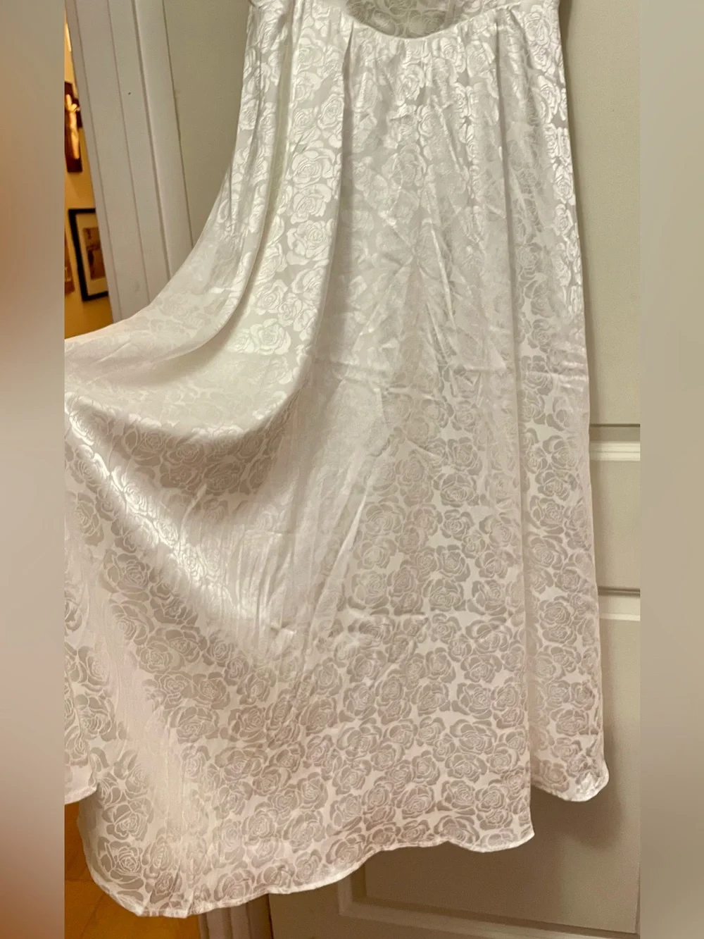 Nina square neckline